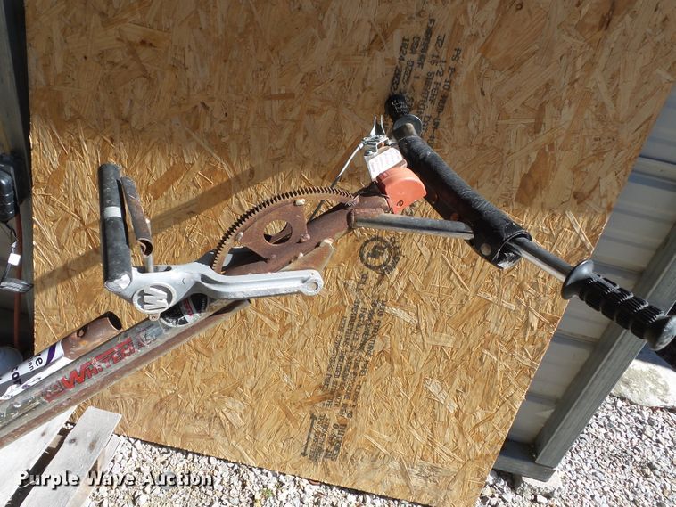 image for item DH7861 Whiteman power trowel