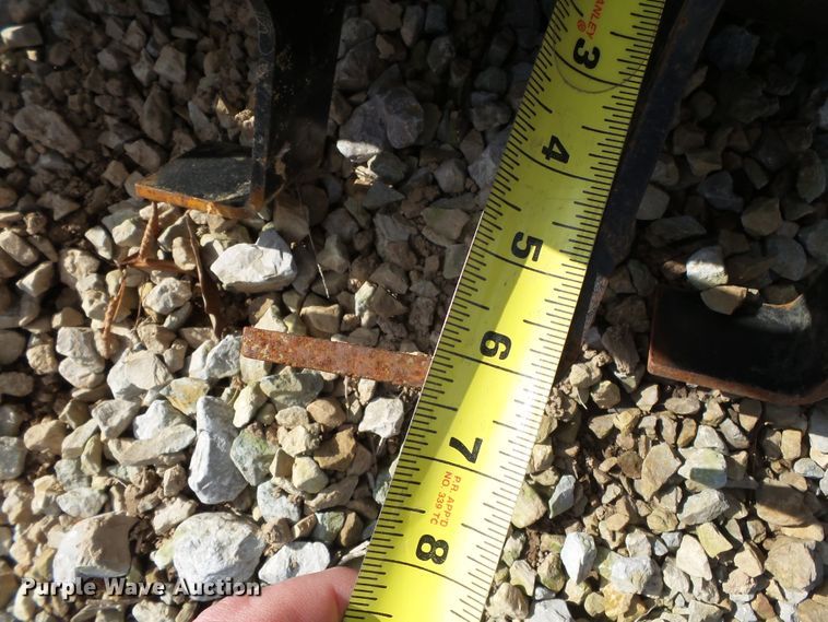 image for item DH7867 6'W skid steer tiller