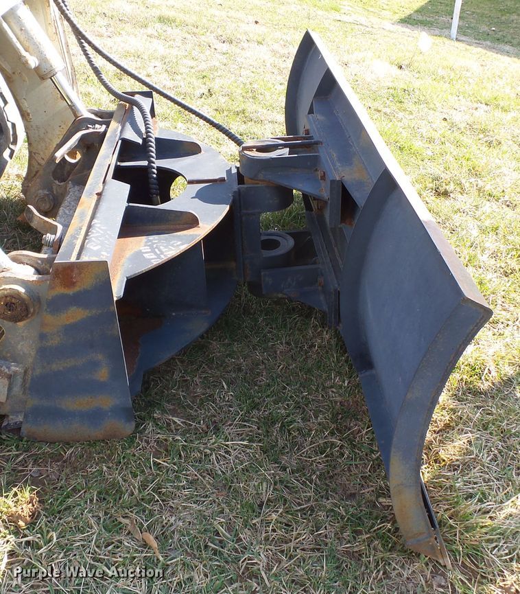 Fourway skid steer dozer blade in Perryville, MO Item DH7868 sold
