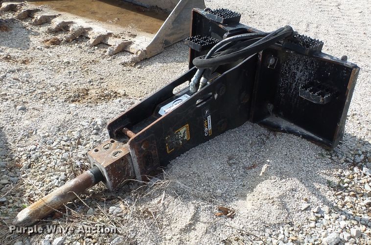 image for item DH7871 John Deere HH60 skid steer breaker