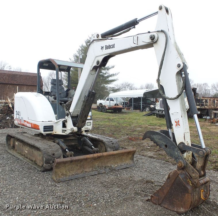 image for item DH7872 2005 Bobcat 341G mini excavator