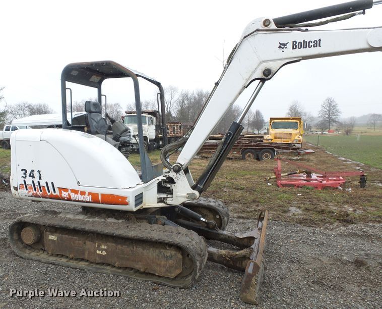 image for item DH7872 2005 Bobcat 341G mini excavator