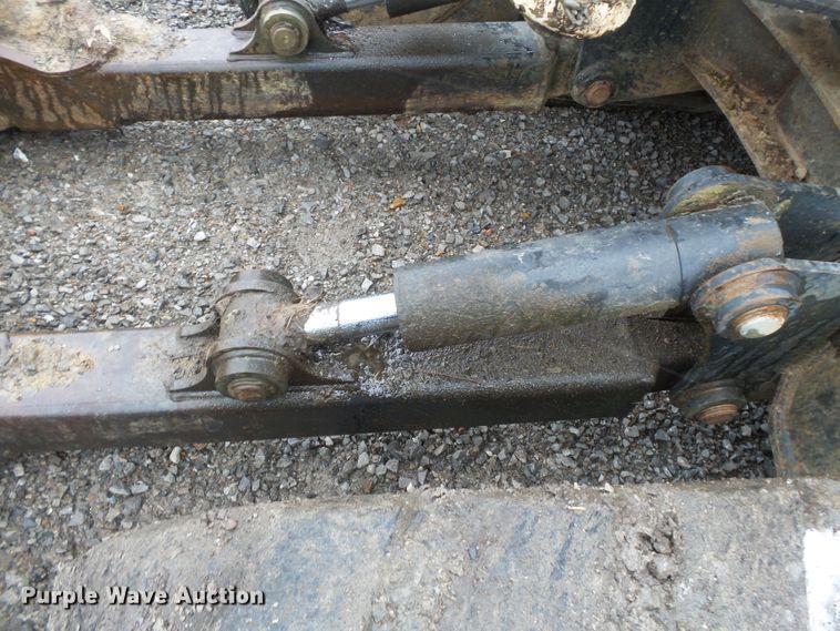 image for item DH7872 2005 Bobcat 341G mini excavator