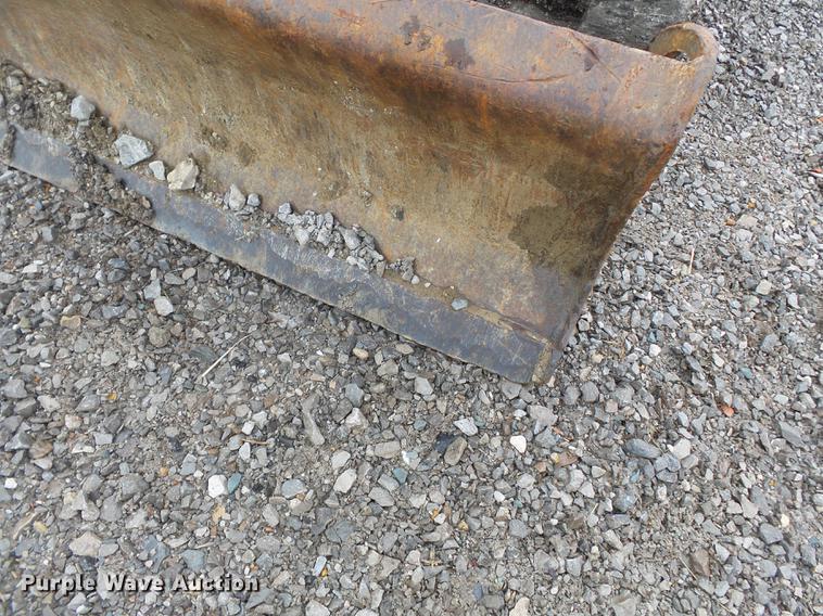 image for item DH7872 2005 Bobcat 341G mini excavator