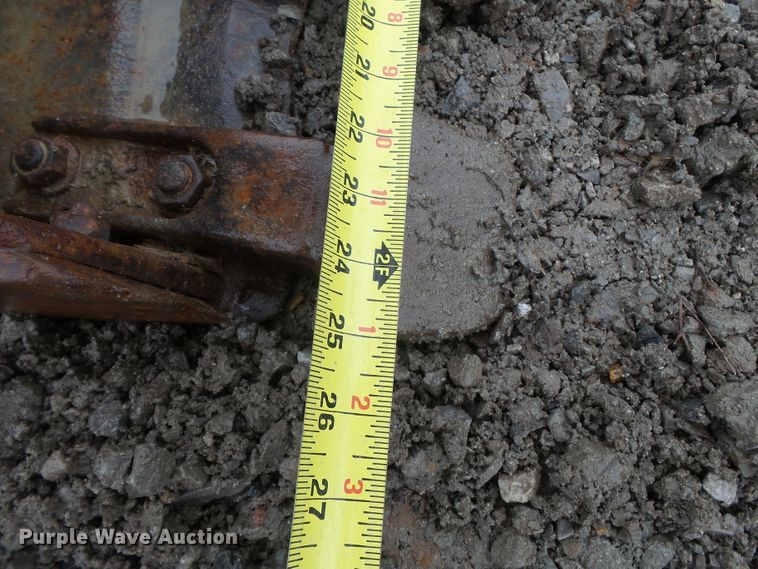 image for item DH7872 2005 Bobcat 341G mini excavator