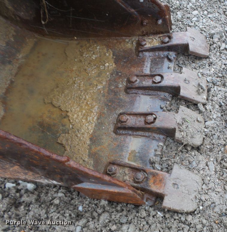 image for item DH7872 2005 Bobcat 341G mini excavator