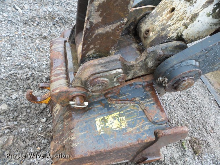 image for item DH7872 2005 Bobcat 341G mini excavator