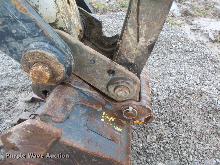 image for item DH7872 2005 Bobcat 341G mini excavator