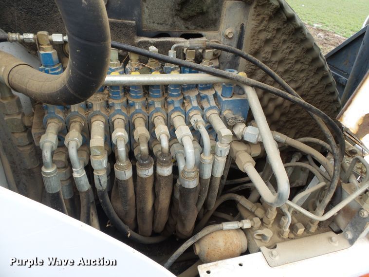 image for item DH7872 2005 Bobcat 341G mini excavator