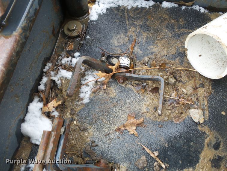 image for item DH7872 2005 Bobcat 341G mini excavator