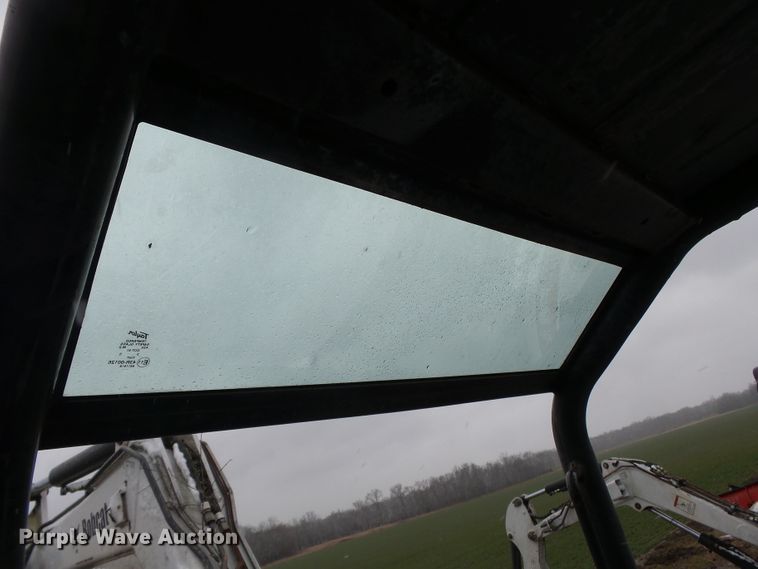 image for item DH7872 2005 Bobcat 341G mini excavator