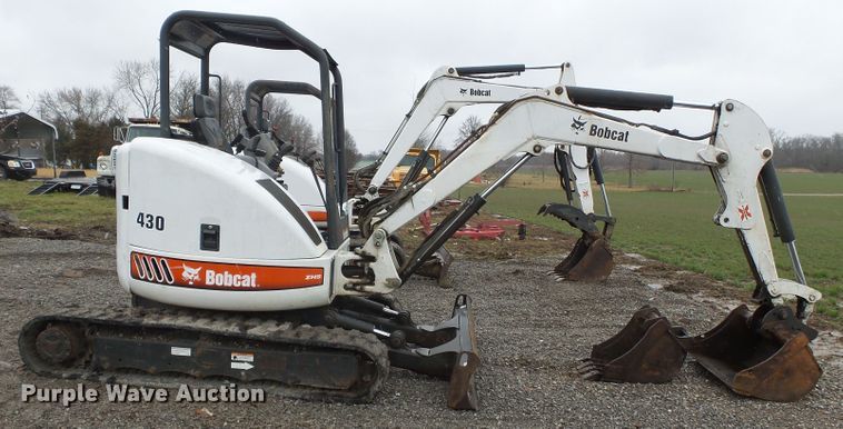image for item DH7873 2004 Bobcat 430 ZHS mini excavator