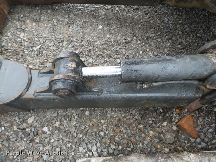 image for item DH7873 2004 Bobcat 430 ZHS mini excavator