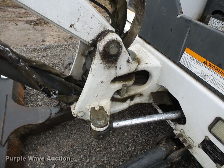 image for item DH7873 2004 Bobcat 430 ZHS mini excavator