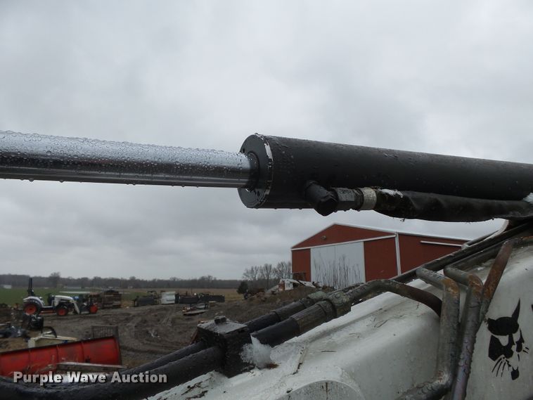 image for item DH7873 2004 Bobcat 430 ZHS mini excavator