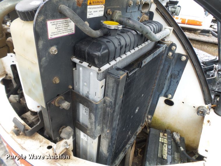 image for item DH7873 2004 Bobcat 430 ZHS mini excavator