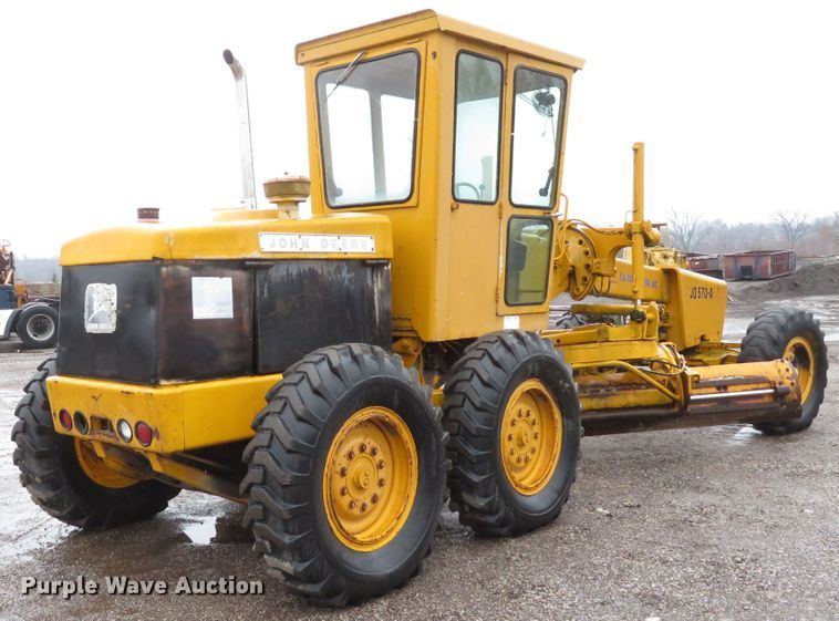 image for item DI2067 1975 John Deere 570A motor grader