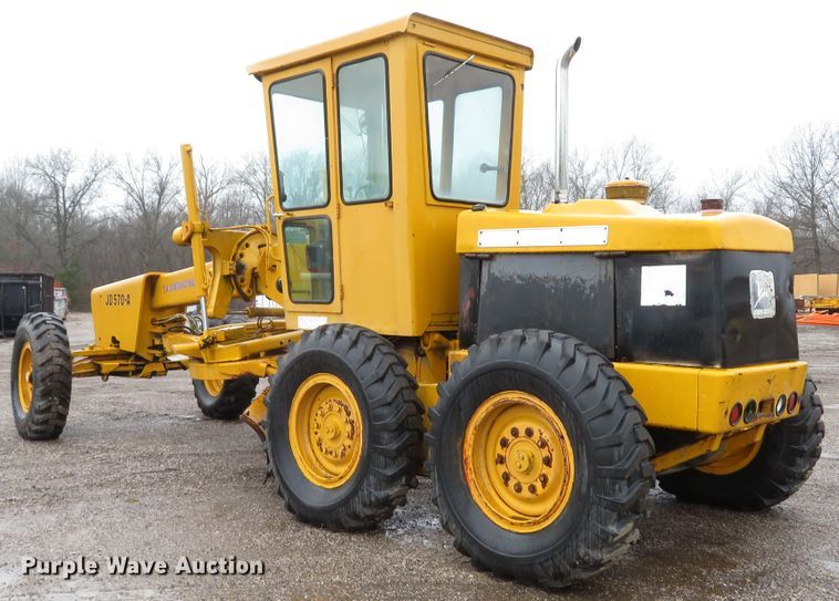 image for item DI2067 1975 John Deere 570A motor grader