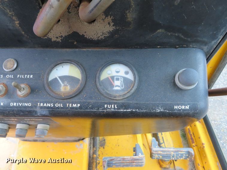 image for item DI2067 1975 John Deere 570A motor grader