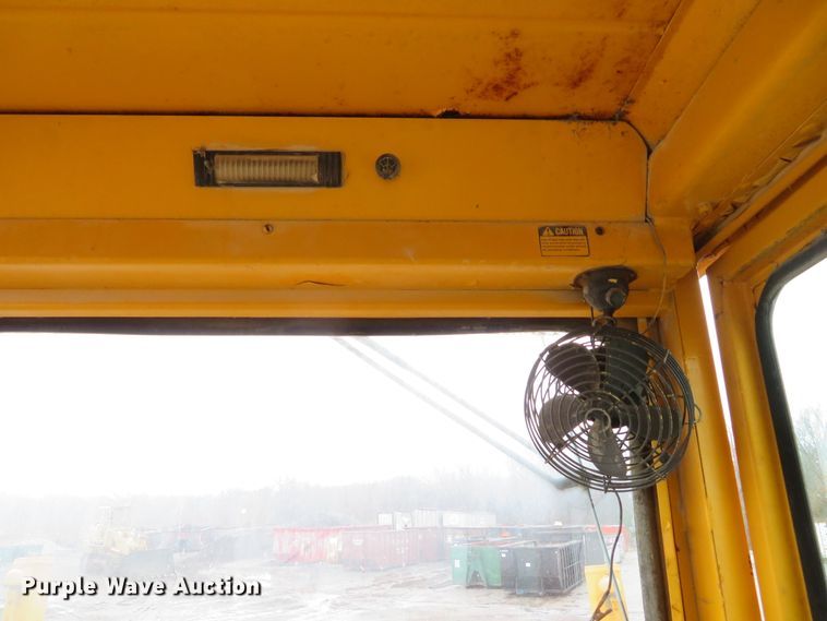 image for item DI2067 1975 John Deere 570A motor grader