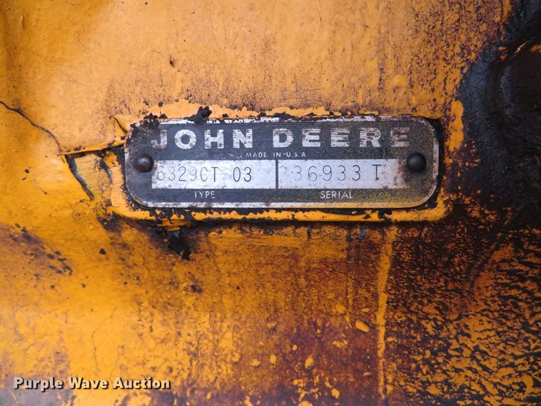 image for item DI2067 1975 John Deere 570A motor grader