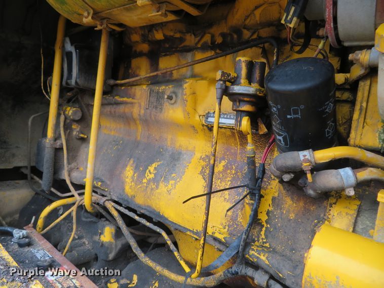 image for item DI2067 1975 John Deere 570A motor grader