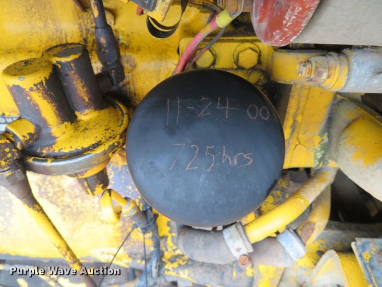 image for item DI2067 1975 John Deere 570A motor grader