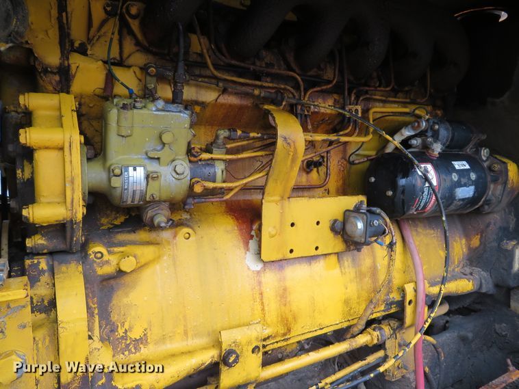 image for item DI2067 1975 John Deere 570A motor grader