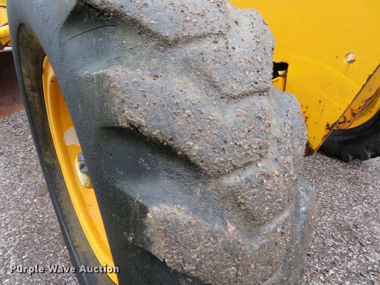 image for item DI2067 1975 John Deere 570A motor grader