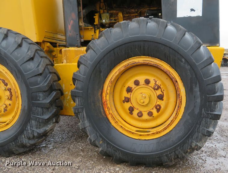 image for item DI2067 1975 John Deere 570A motor grader