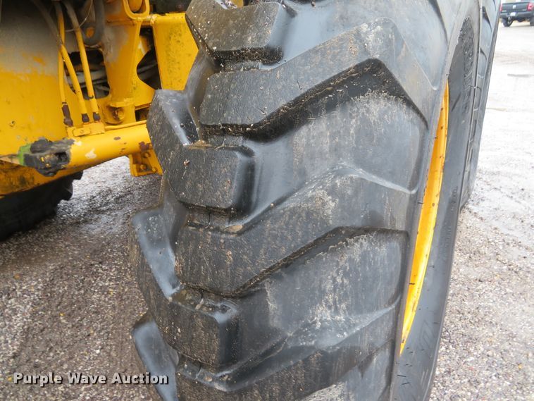 image for item DI2067 1975 John Deere 570A motor grader