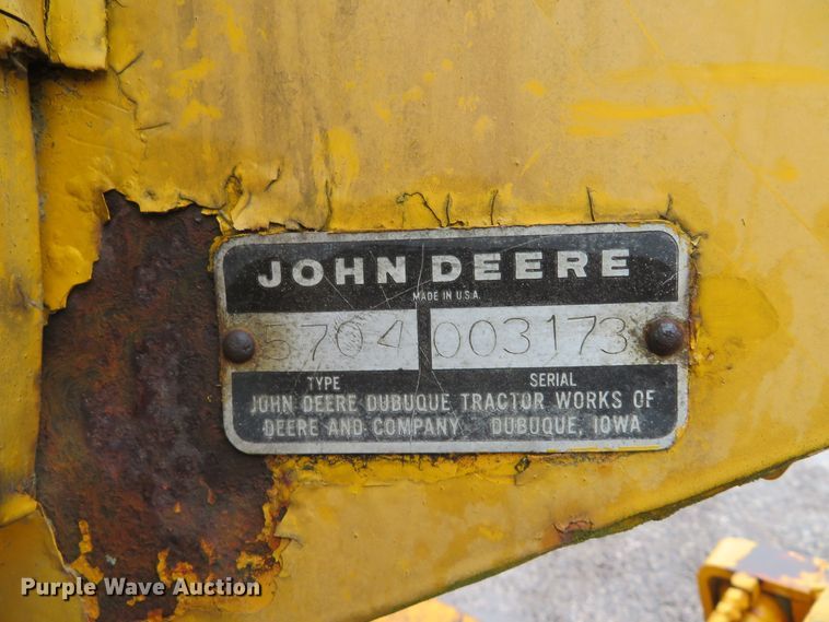 image for item DI2067 1975 John Deere 570A motor grader
