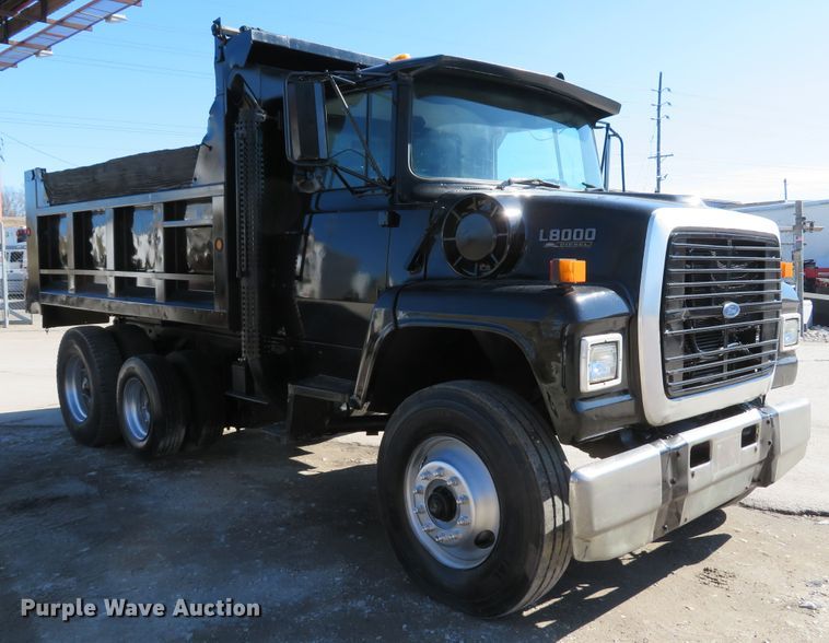image for item DI2072 1990 Ford L8000 dump truck