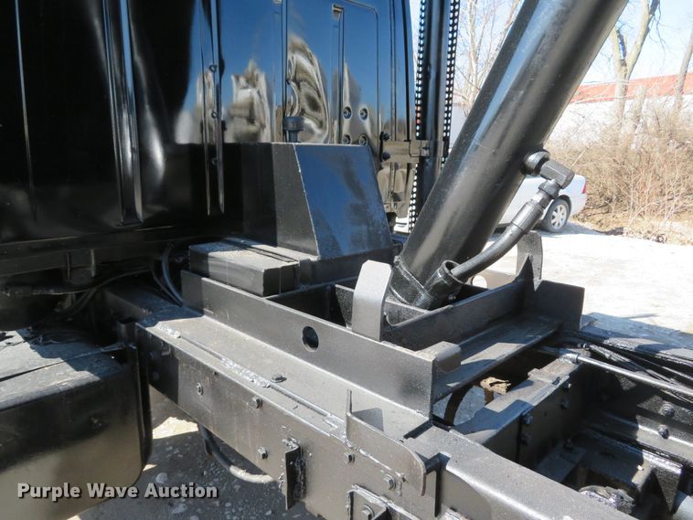 image for item DI2072 1990 Ford L8000 dump truck