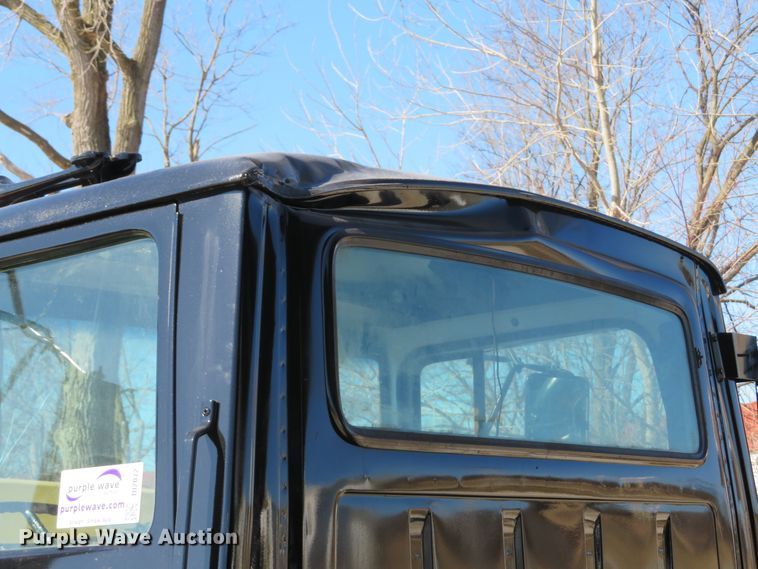 image for item DI2072 1990 Ford L8000 dump truck