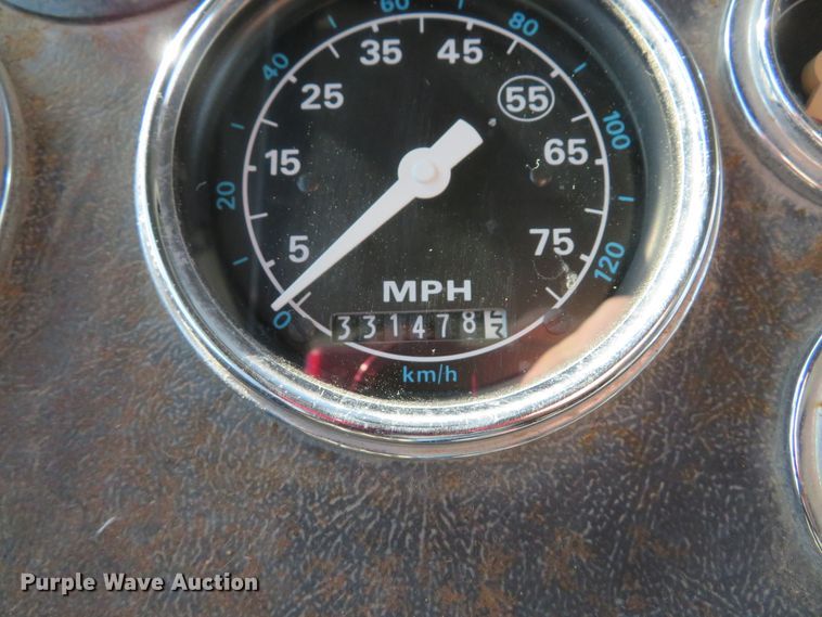 image for item DI2072 1990 Ford L8000 dump truck