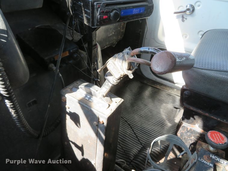 image for item DI2072 1990 Ford L8000 dump truck