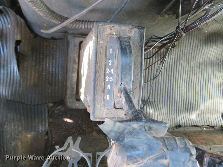 image for item DI2072 1990 Ford L8000 dump truck