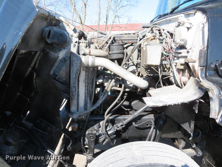 image for item DI2072 1990 Ford L8000 dump truck