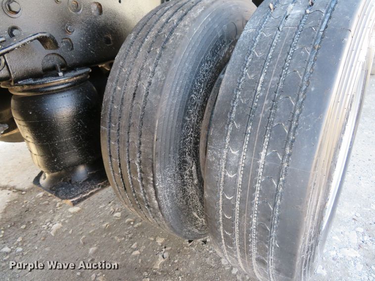 image for item DI2072 1990 Ford L8000 dump truck