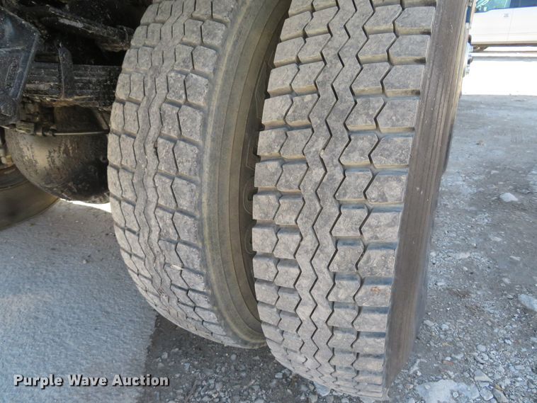 image for item DI2072 1990 Ford L8000 dump truck