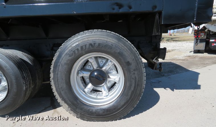 image for item DI2072 1990 Ford L8000 dump truck
