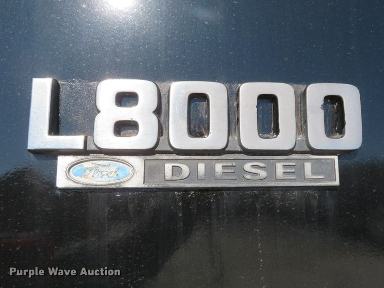 image for item DI2072 1990 Ford L8000 dump truck
