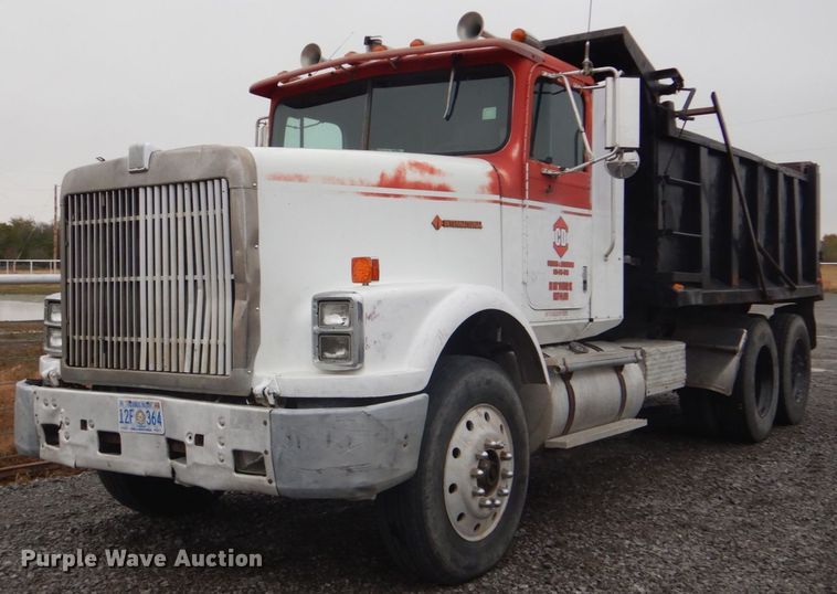 image for item DI2358 1990 International F9370 dump truck
