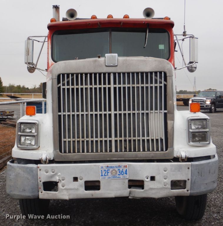 image for item DI2358 1990 International F9370 dump truck