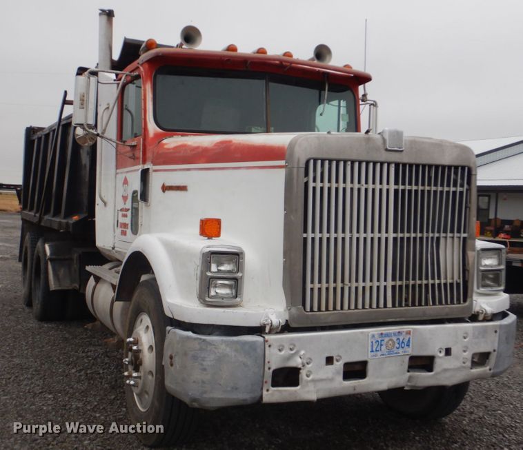image for item DI2358 1990 International F9370 dump truck