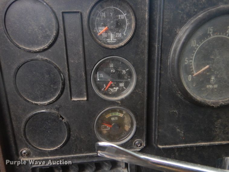 image for item DI2358 1990 International F9370 dump truck