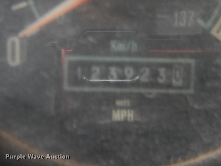 image for item DI2358 1990 International F9370 dump truck