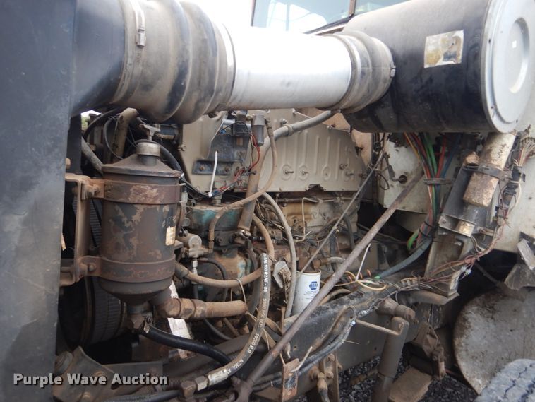 image for item DI2358 1990 International F9370 dump truck