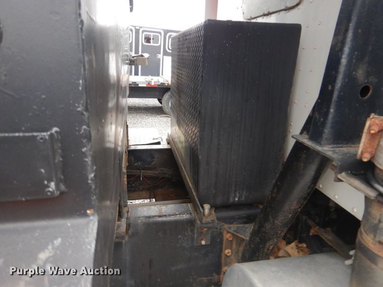 image for item DI2358 1990 International F9370 dump truck